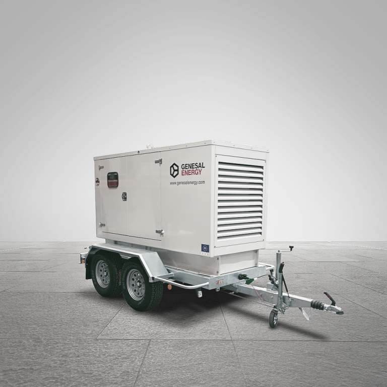 Genesal Energy promotes sustainability in wind farms with a mobile generator set for the recycling of turbine blades.